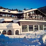 Im Wellnesshotel An Der Piste, Sauna, Pool, Fruehstueck Moeglich Hinterthal