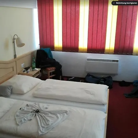 Im Wellnesshotel An Der Piste, Sauna, Pool, Fruehstueck Moeglich ヒンタータール